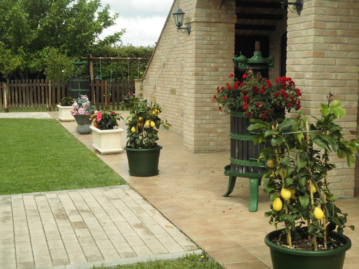 Bed and Breakfast Il Casale Della Fornace Бастія-Умбра Екстер'єр фото